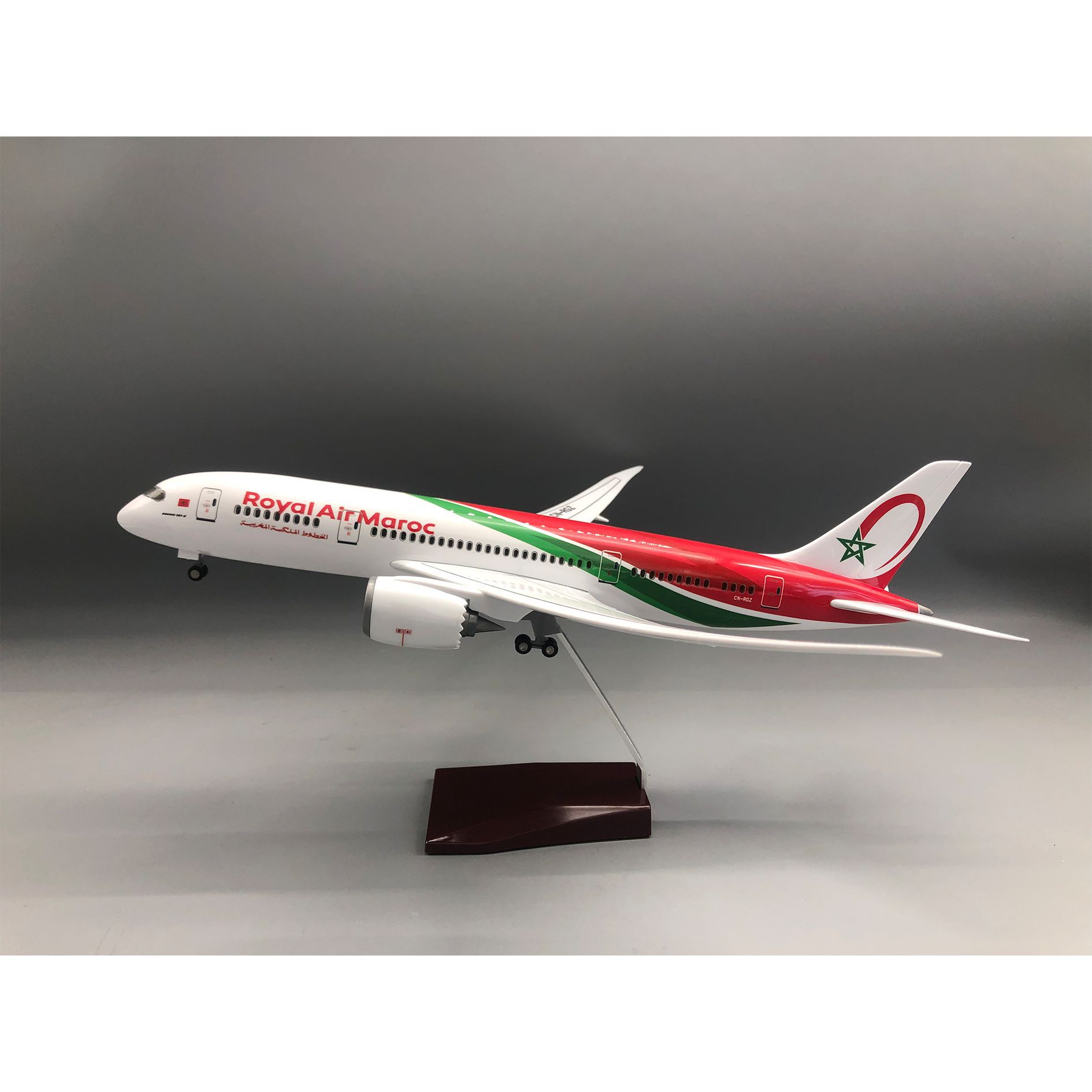 Home Office Architecture - 1/130 Scale Royal Air Maroc 787